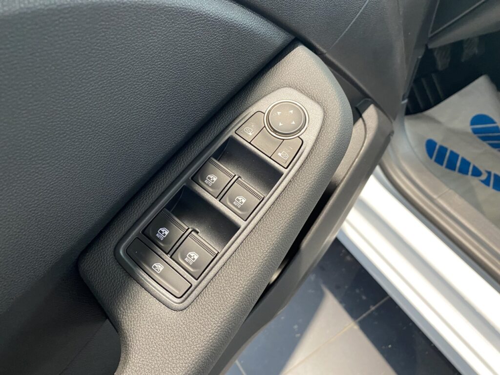 Renault Clio Exposé-Bild 19