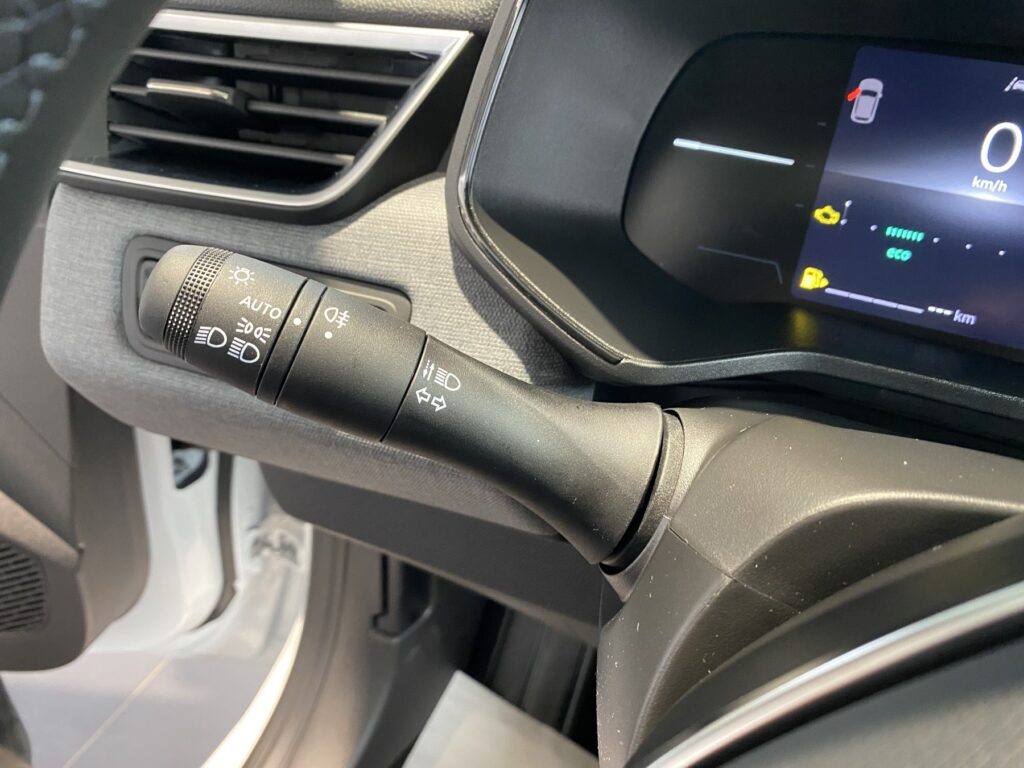 Renault Clio Exposé-Bild 24