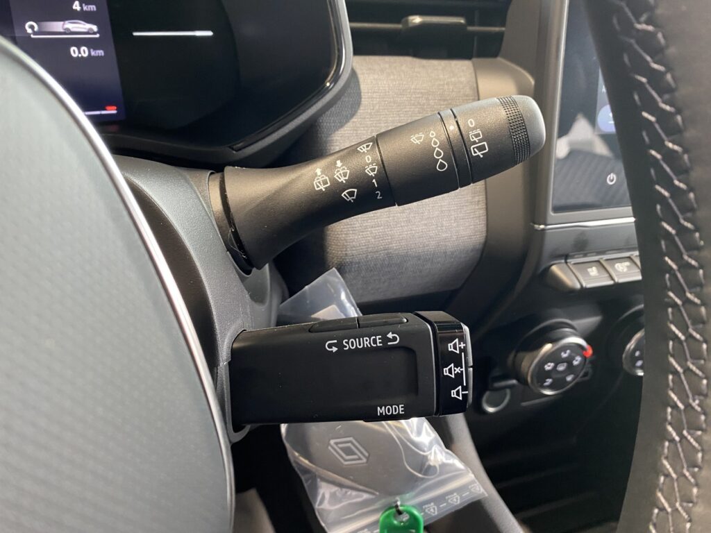 Renault Clio Exposé-Bild 25