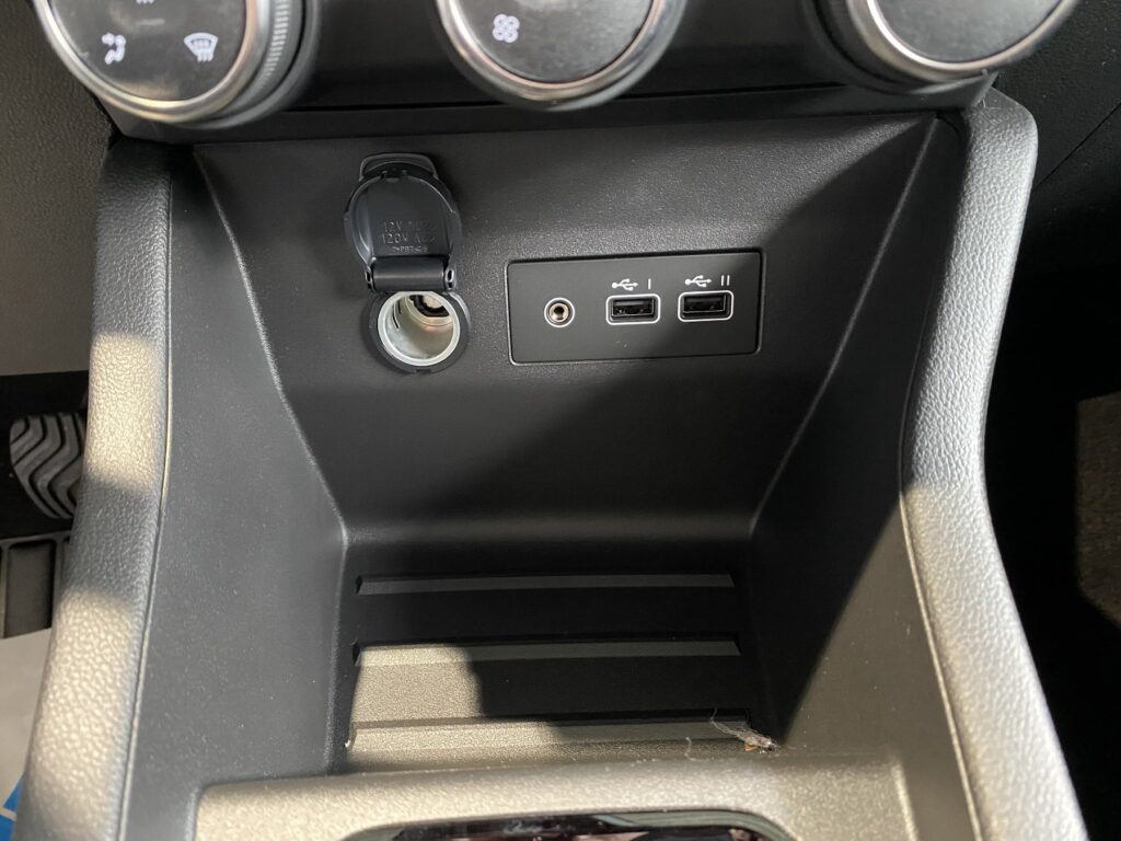 Renault Clio Exposé-Bild 29