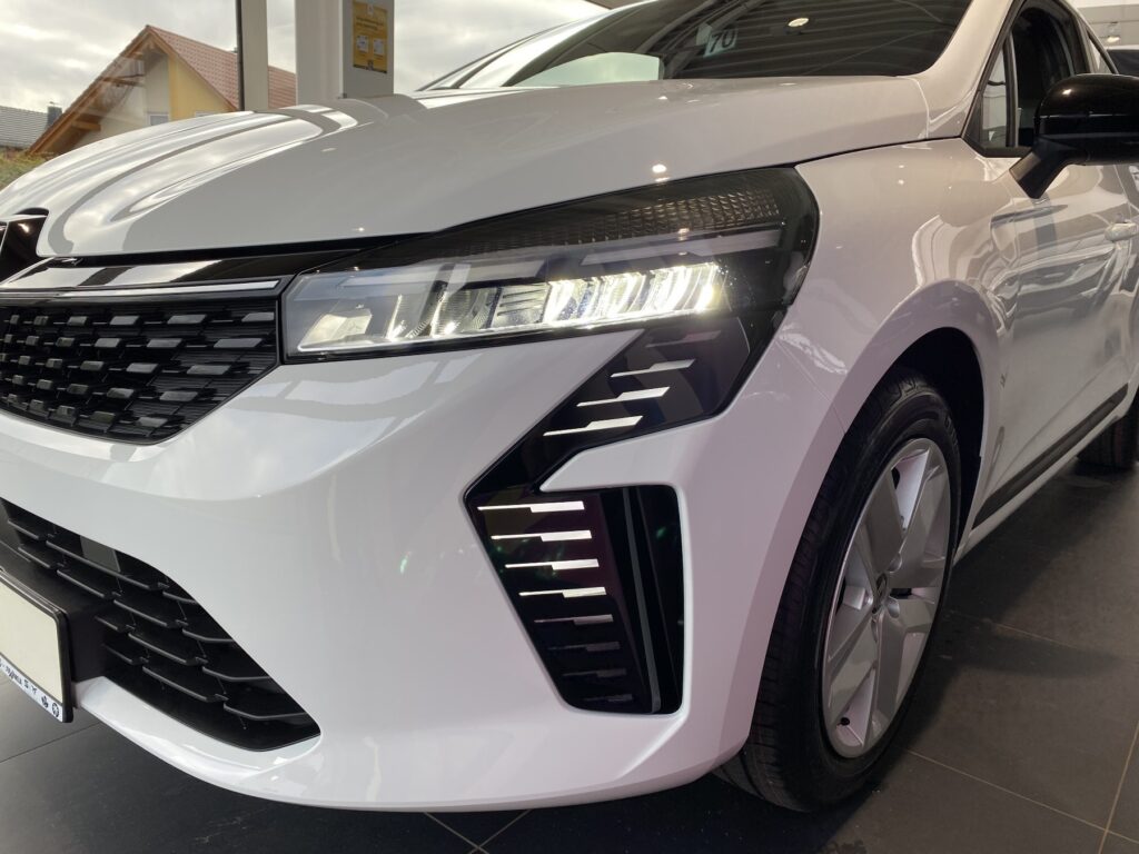 Renault Clio Exposé-Bild 34