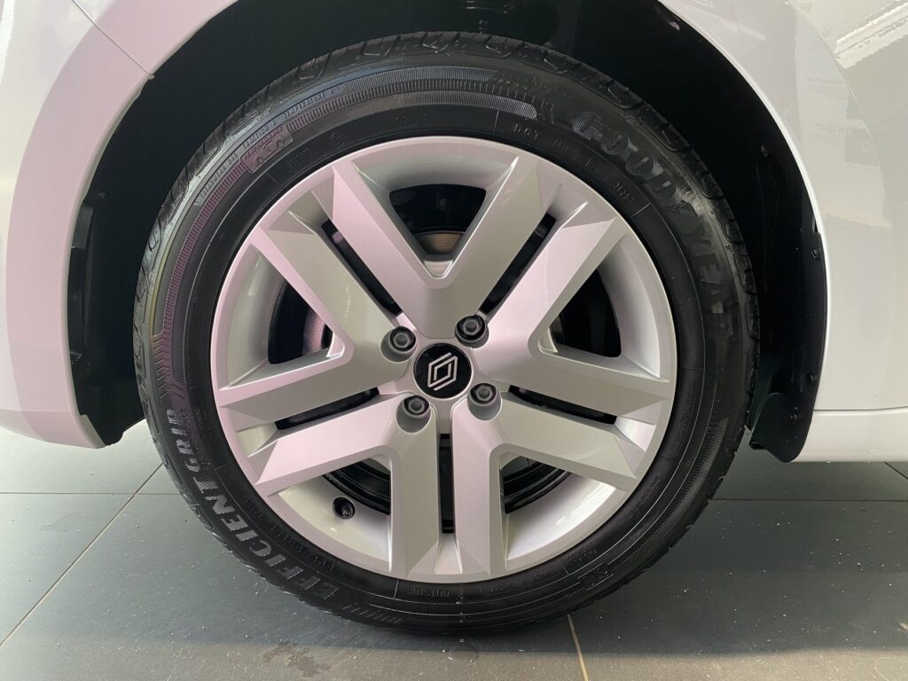 Renault Clio Exposé-Bild 35