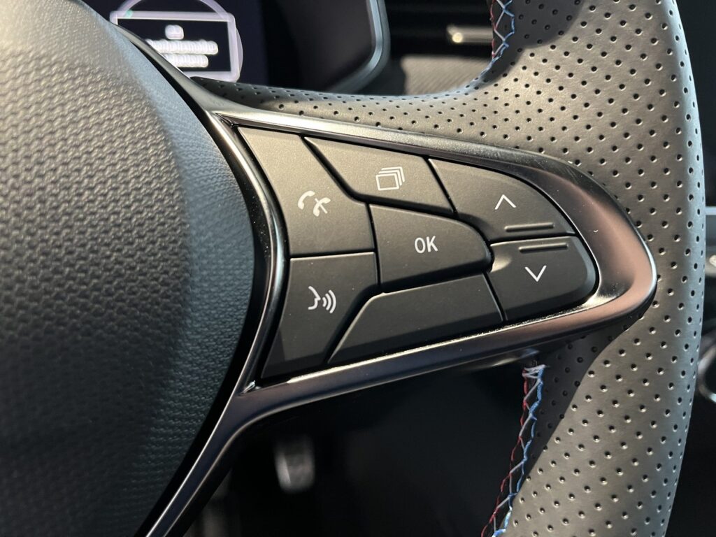 Renault Clio Exposé-Bild 24