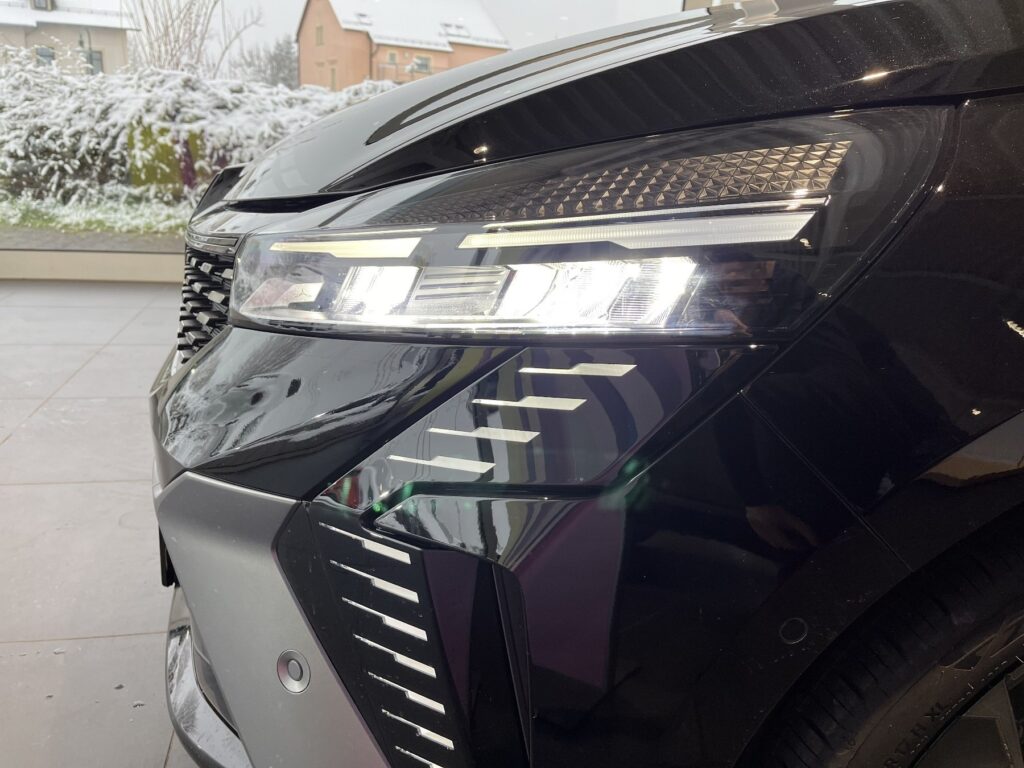 Renault Clio Exposé-Bild 37