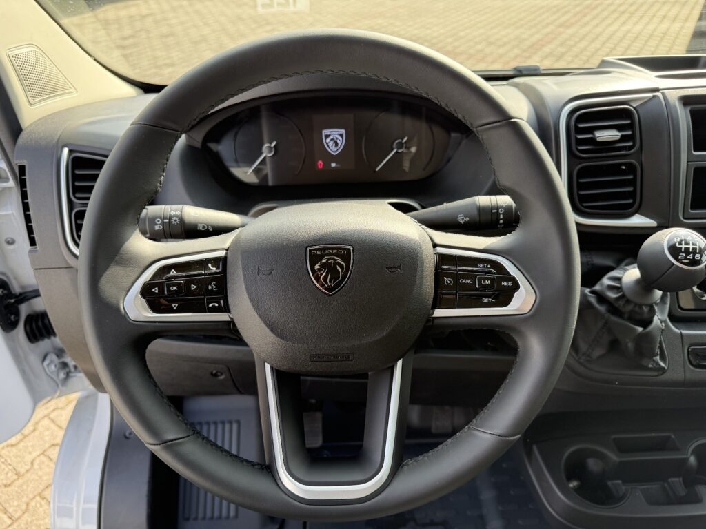 Sunlight Cliff Exposé-Bild 38