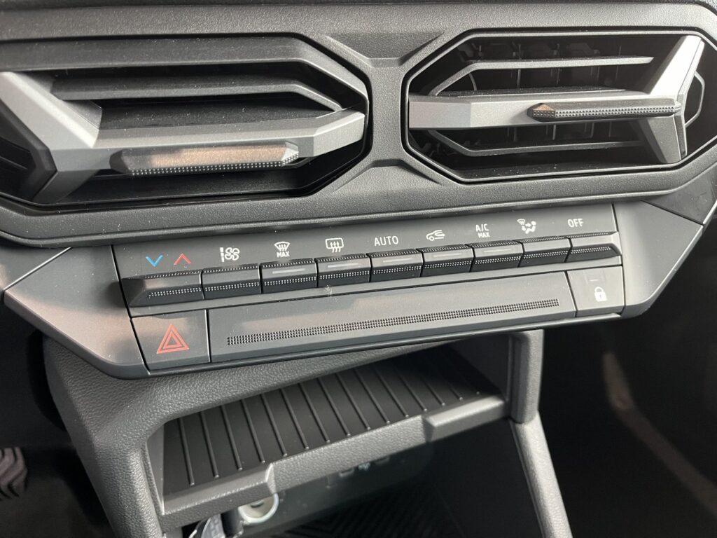 Dacia Duster Exposé-Bild 27