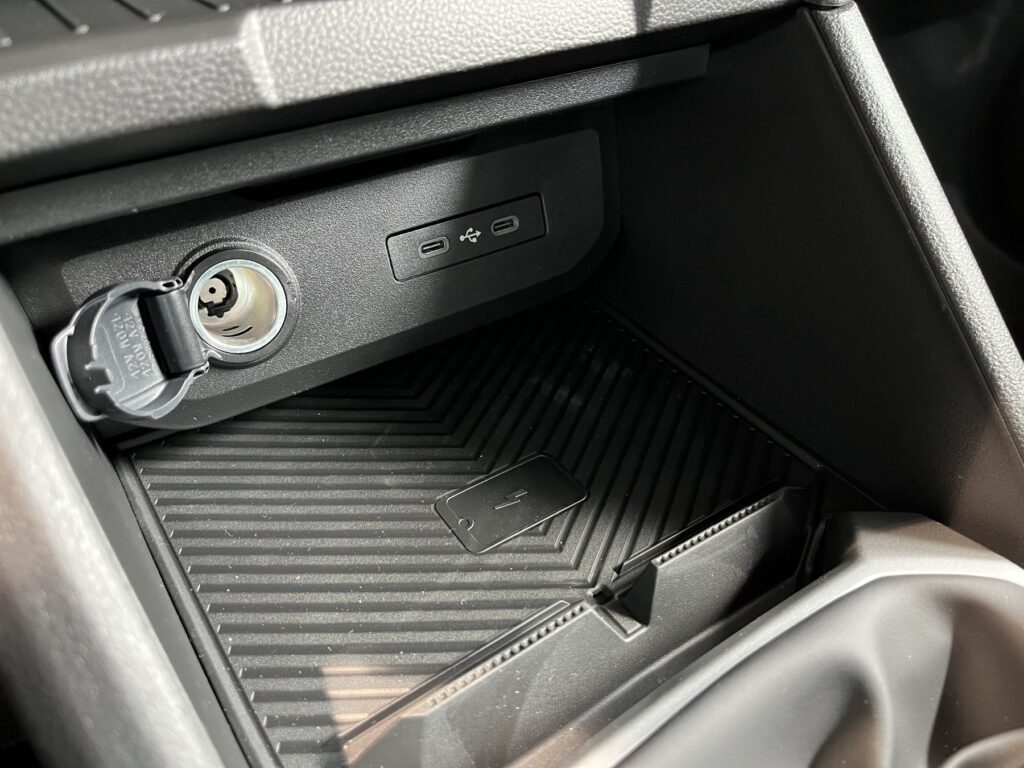 Dacia Duster Exposé-Bild 28