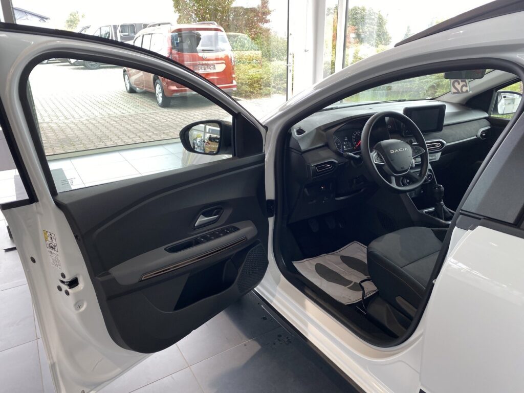 Dacia Jogger Exposé-Bild 18