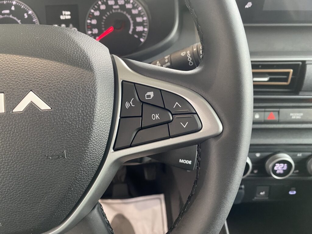 Dacia Jogger Exposé-Bild 23