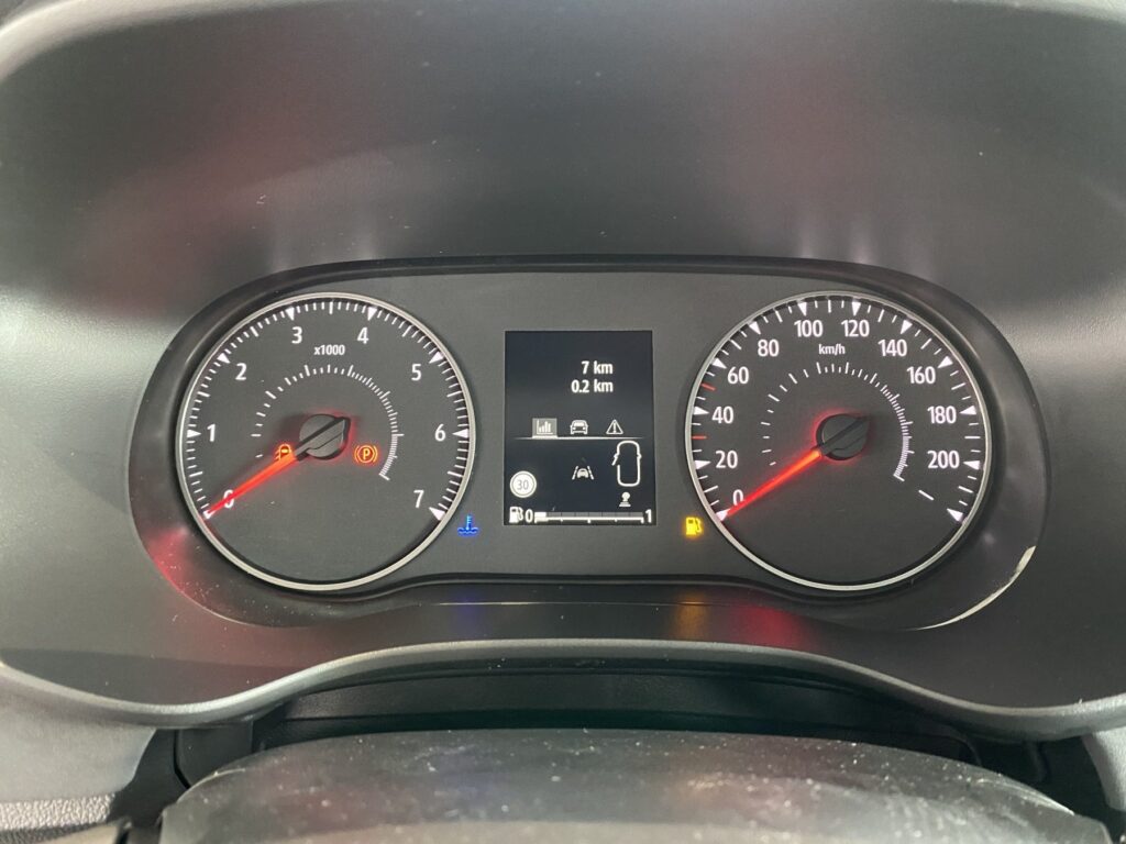 Dacia Jogger Exposé-Bild 28