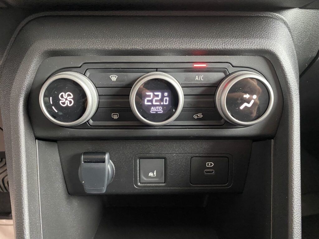 Dacia Jogger Exposé-Bild 31