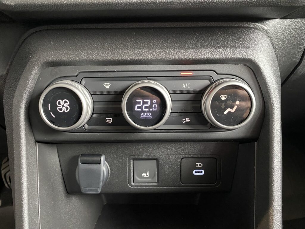 Dacia Jogger Exposé-Bild 32