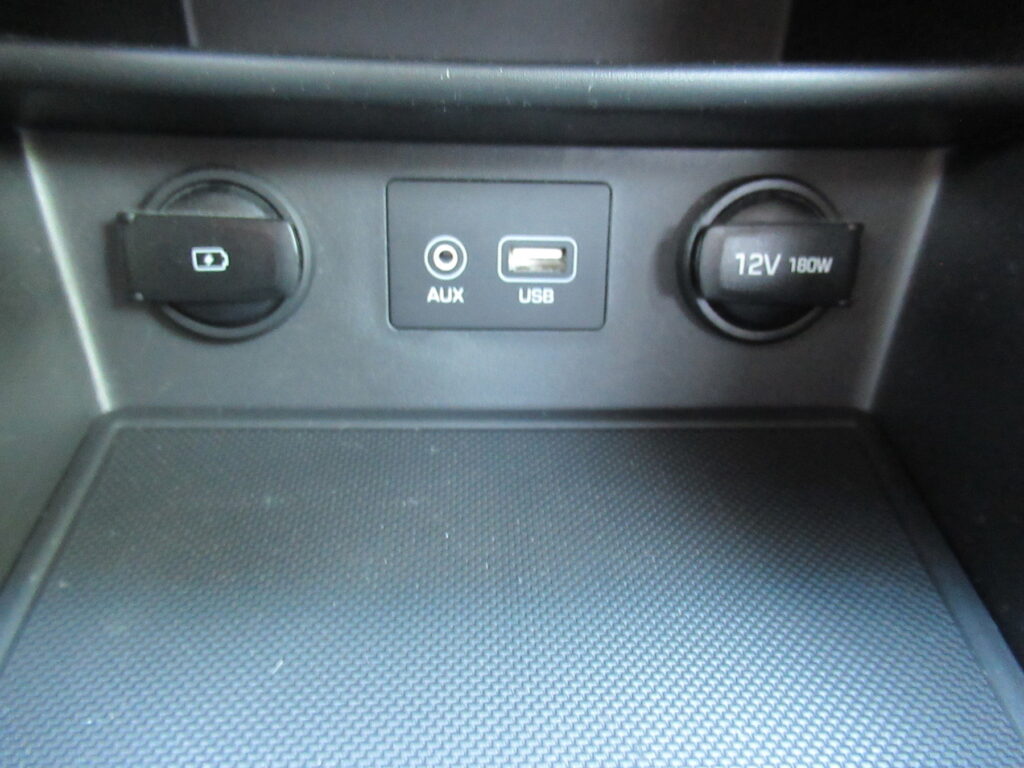 HYUNDAI Kona Exposé-Bild 11