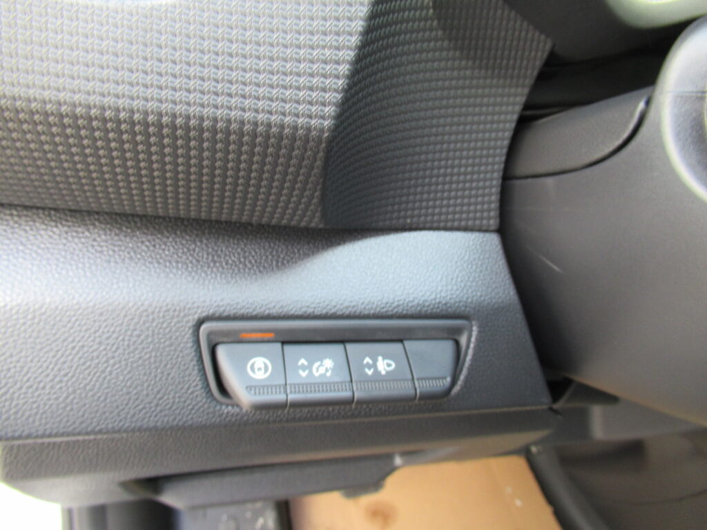 Renault Trafic Exposé-Bild 17