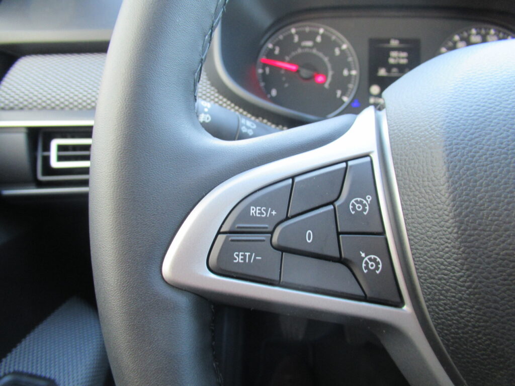 Dacia Sandero Exposé-Bild 24