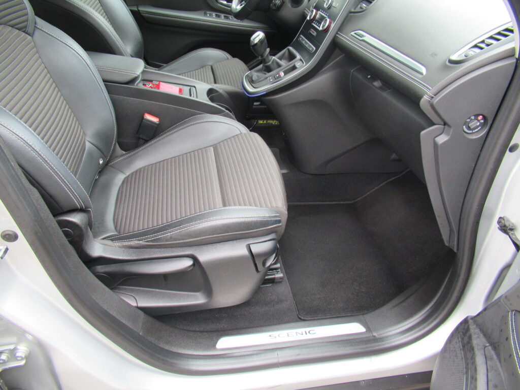 Renault Scenic Exposé-Bild 10