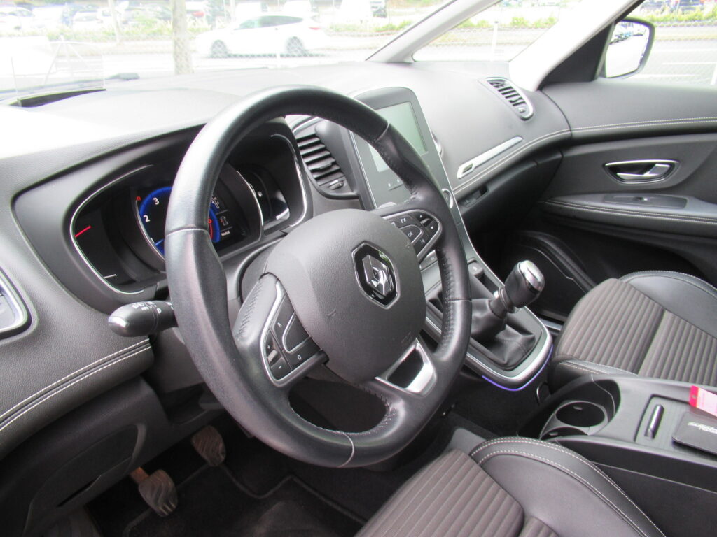 Renault Scenic Exposé-Bild 14