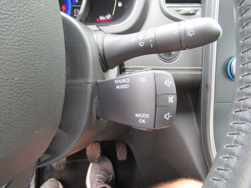 Renault Scenic Exposé-Bild 19