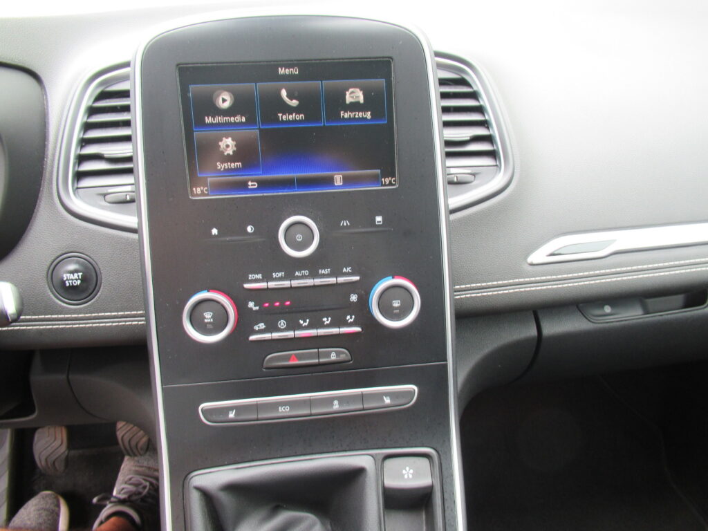 Renault Scenic Exposé-Bild 21