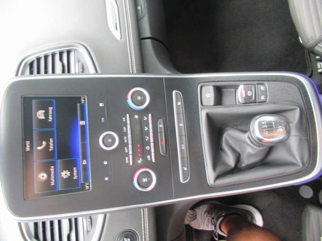 Renault Scenic Exposé-Bild 22