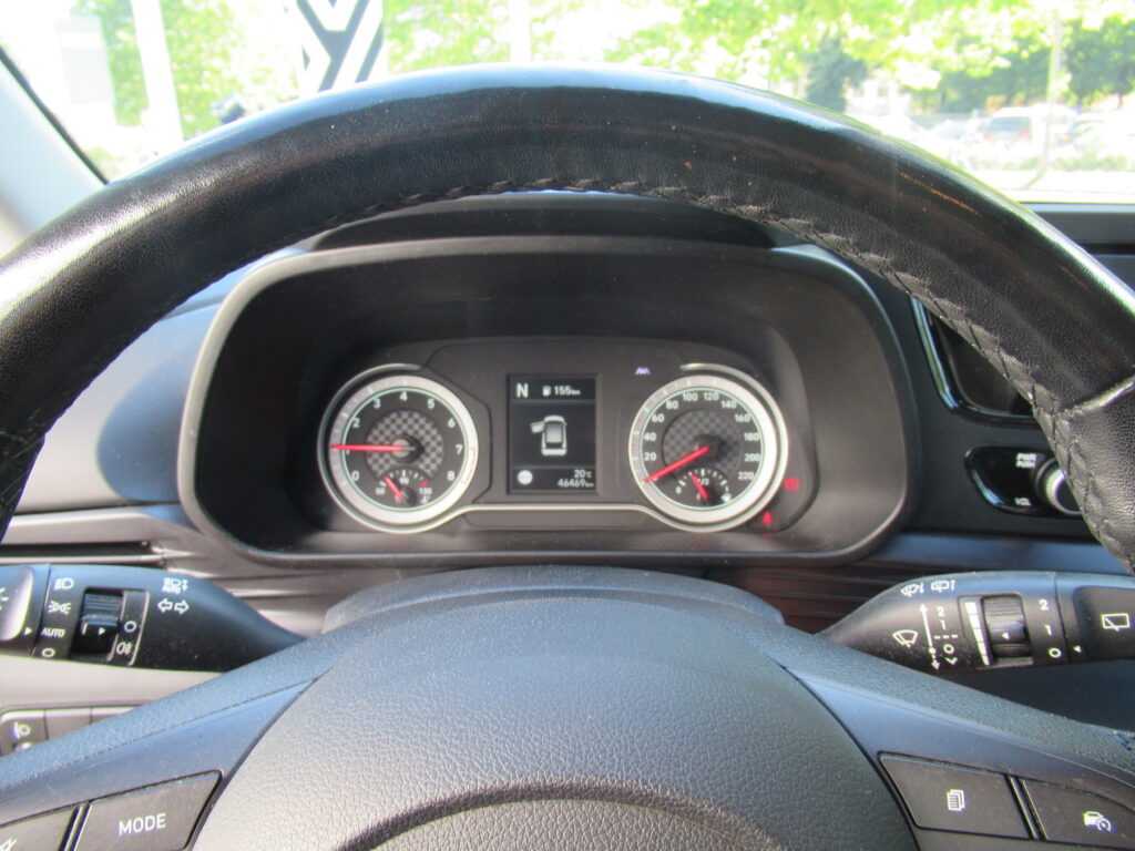 HYUNDAI i20 Exposé-Bild 6