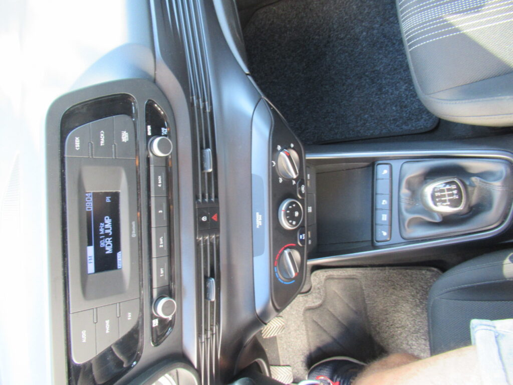 HYUNDAI i20 Exposé-Bild 8