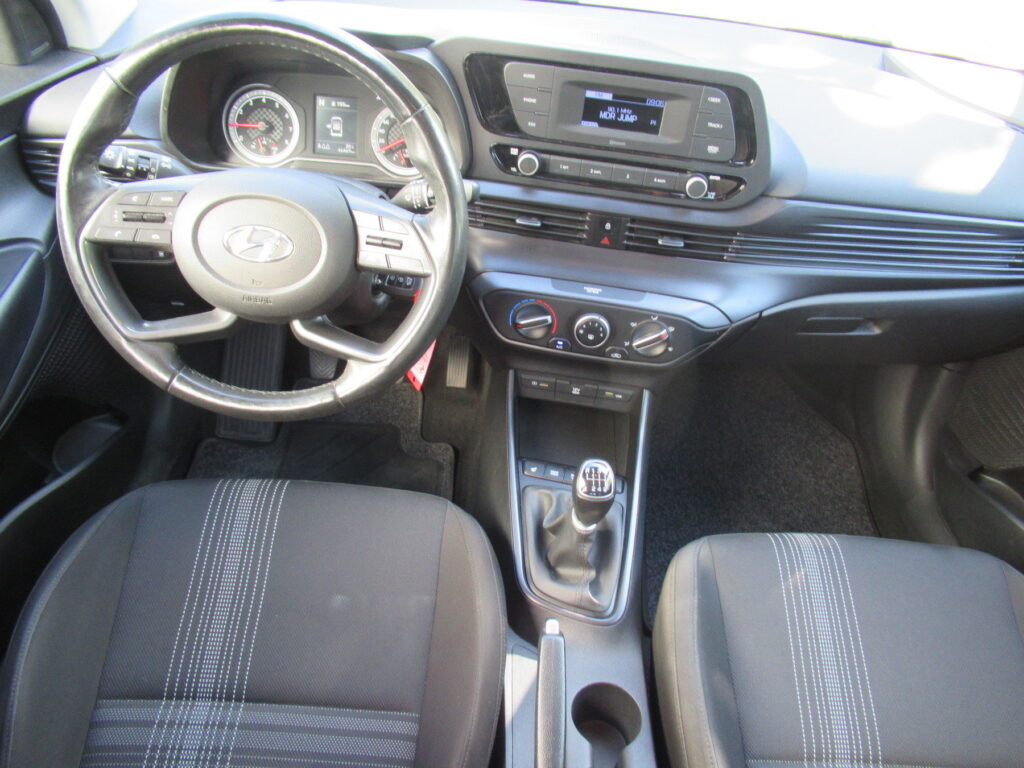 HYUNDAI i20 Exposé-Bild 14