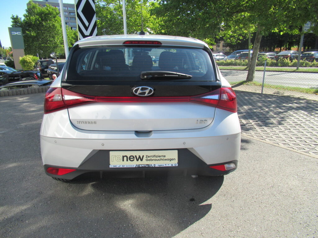 HYUNDAI i20 Exposé-Bild 16