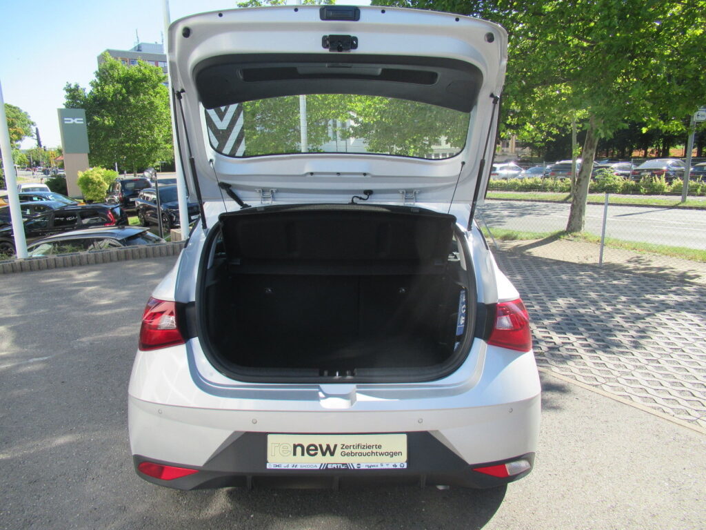 HYUNDAI i20 Exposé-Bild 19