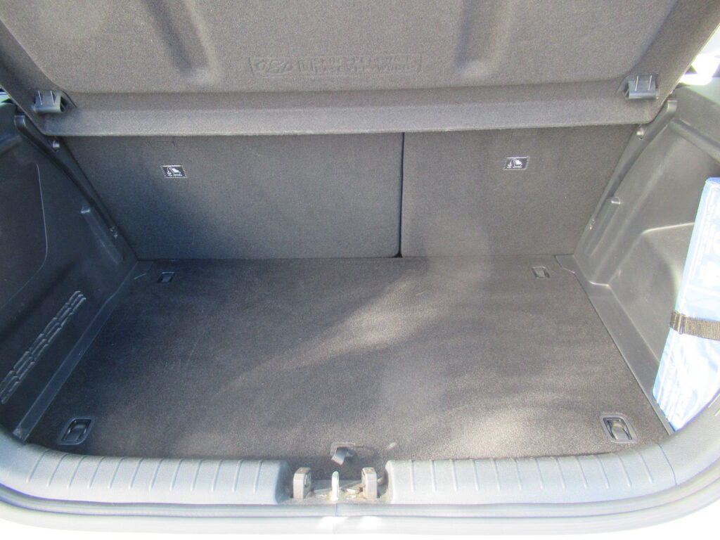 HYUNDAI i20 Exposé-Bild 20