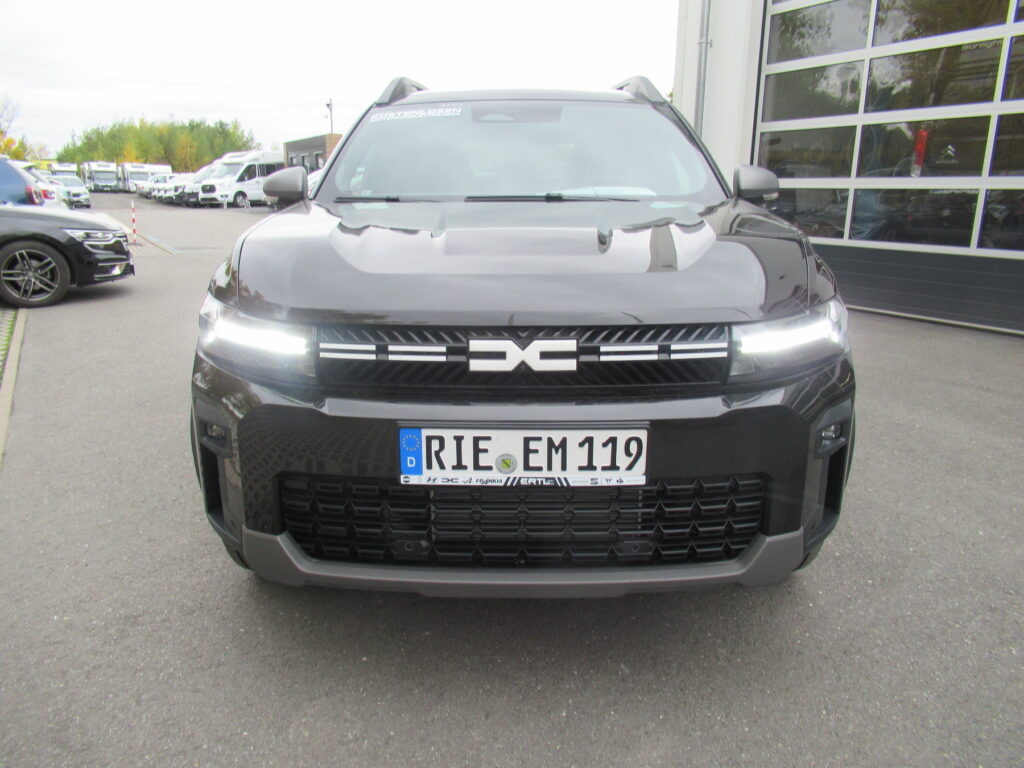 Dacia Bigster Exposé-Bild 2