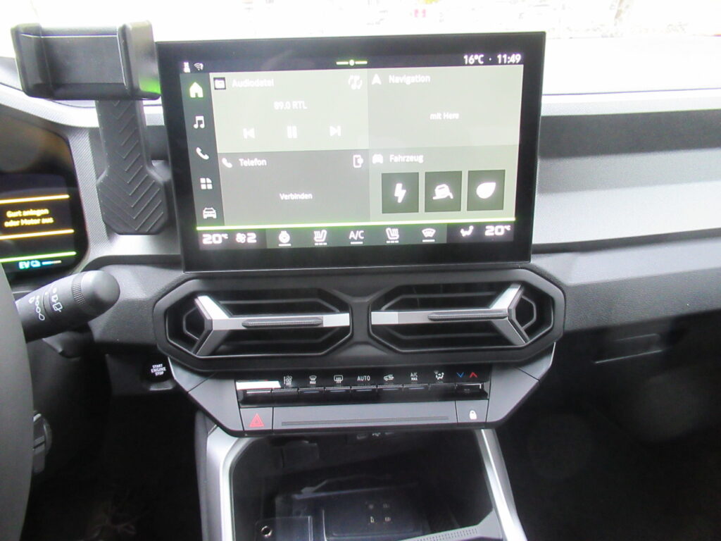 Dacia Bigster Exposé-Bild 8