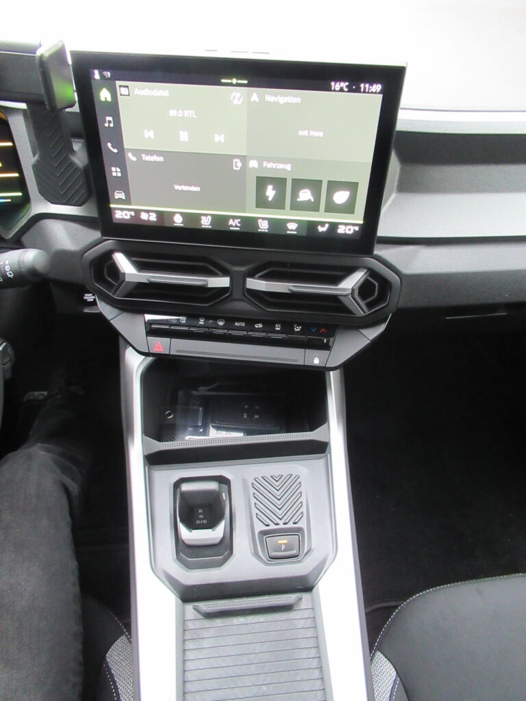 Dacia Bigster Exposé-Bild 9