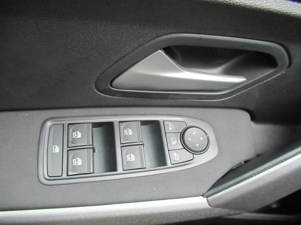 Dacia Bigster Exposé-Bild 10