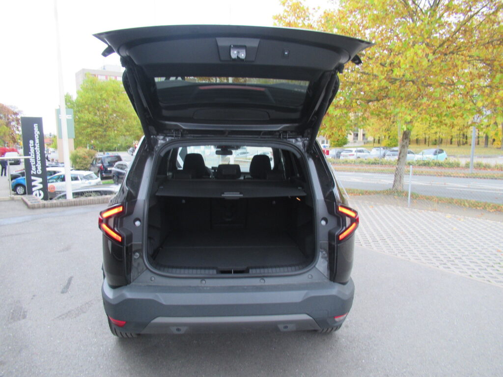 Dacia Bigster Exposé-Bild 17