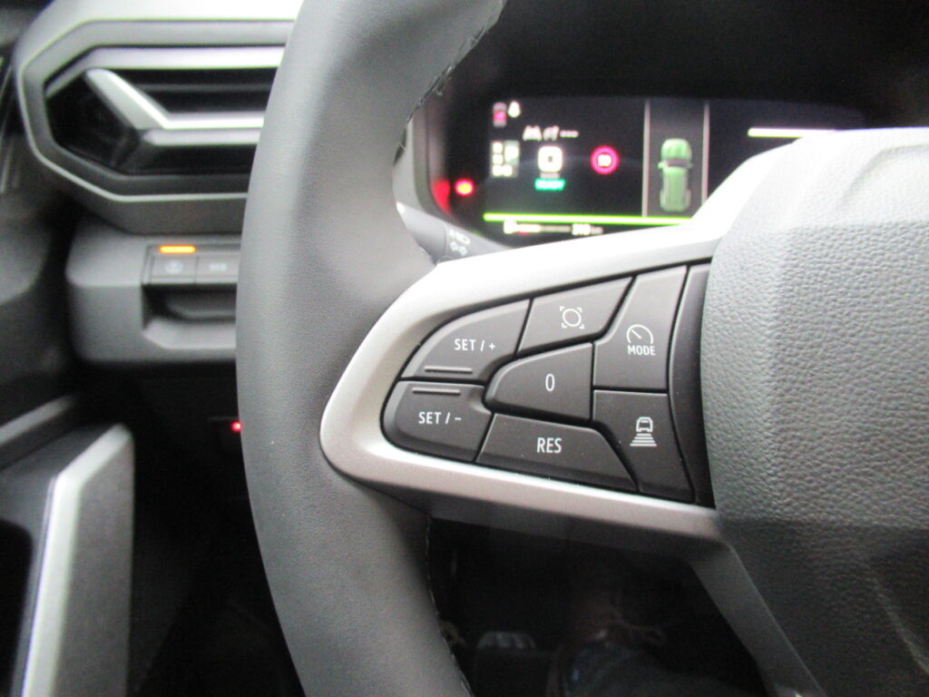 Dacia Bigster Exposé-Bild 21