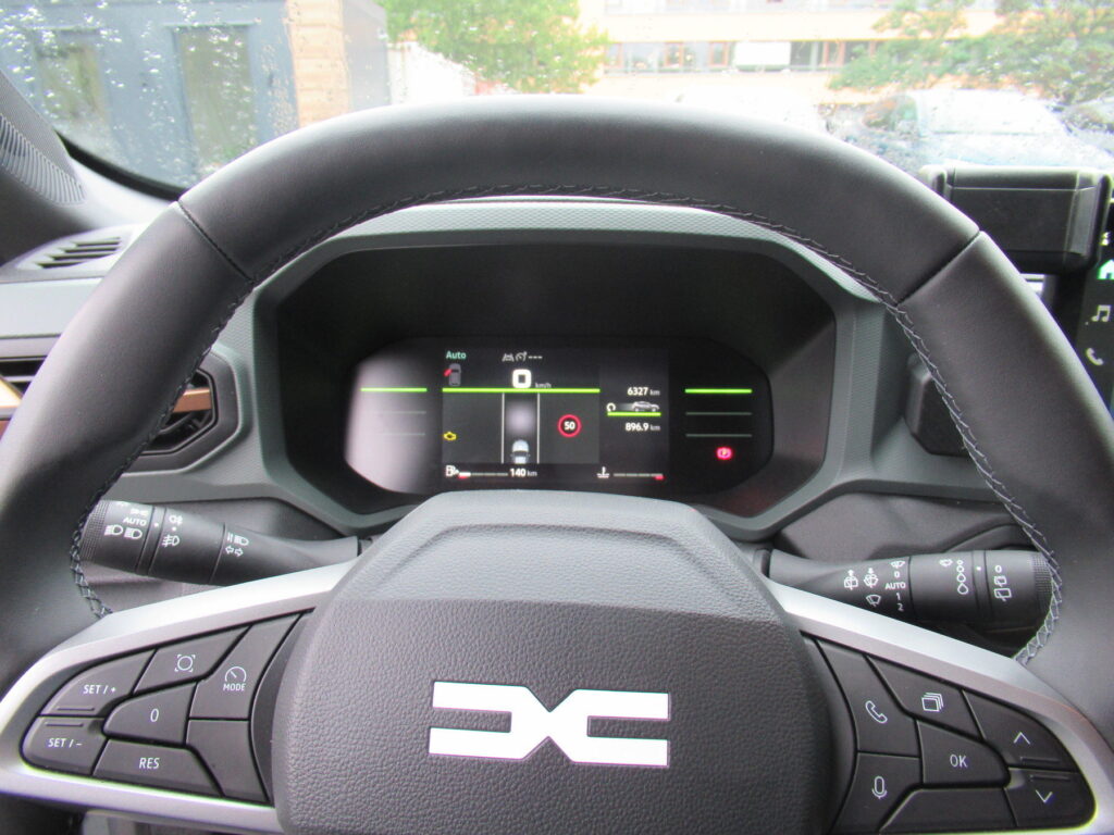 Dacia Bigster Exposé-Bild 23