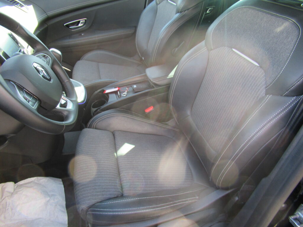 Renault Grand Scenic Exposé-Bild 5