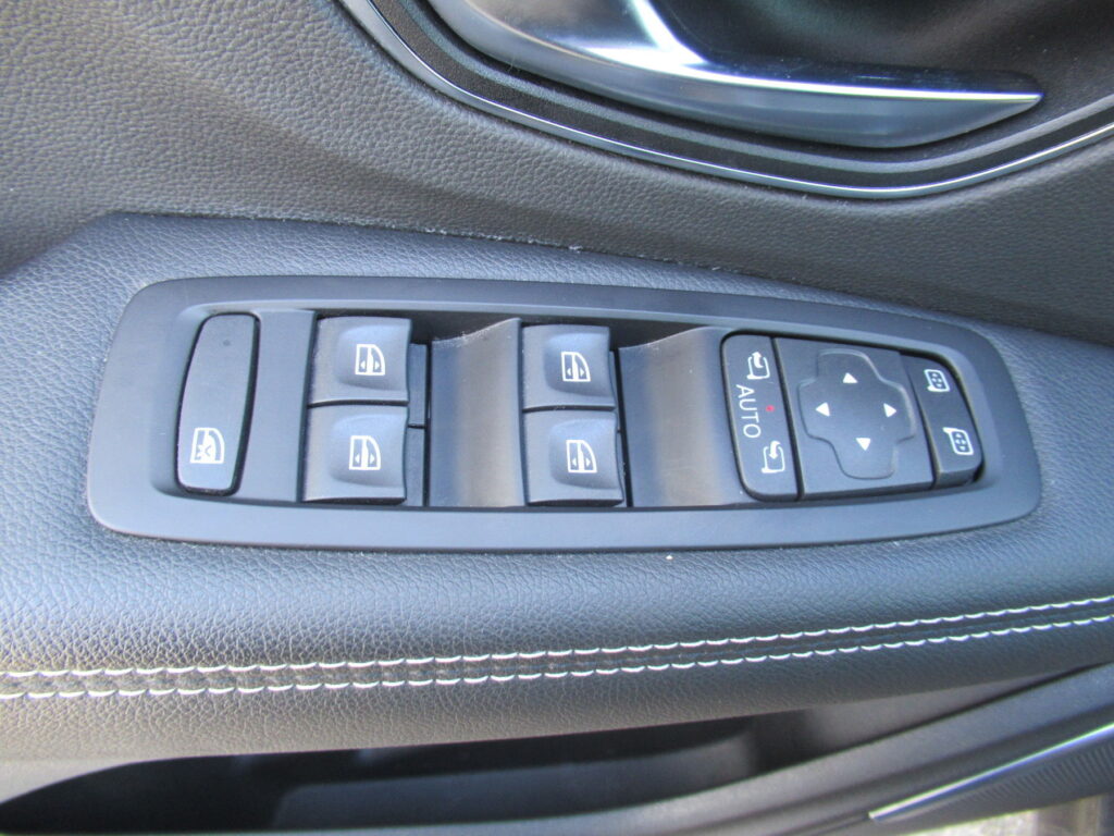 Renault Grand Scenic Exposé-Bild 8