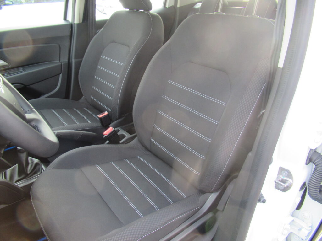 Dacia Duster Exposé-Bild 8