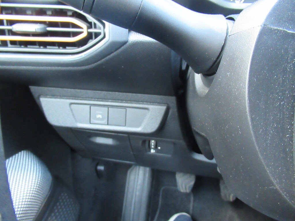 Dacia Sandero Exposé-Bild 5