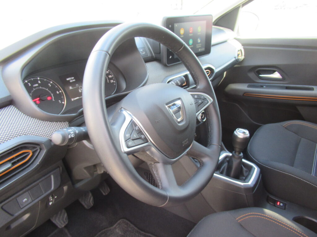 Dacia Sandero Exposé-Bild 11