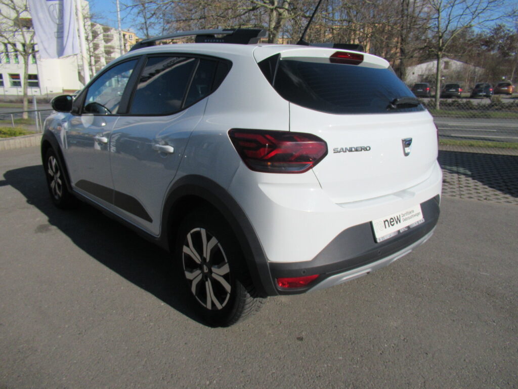 Dacia Sandero Exposé-Bild 15
