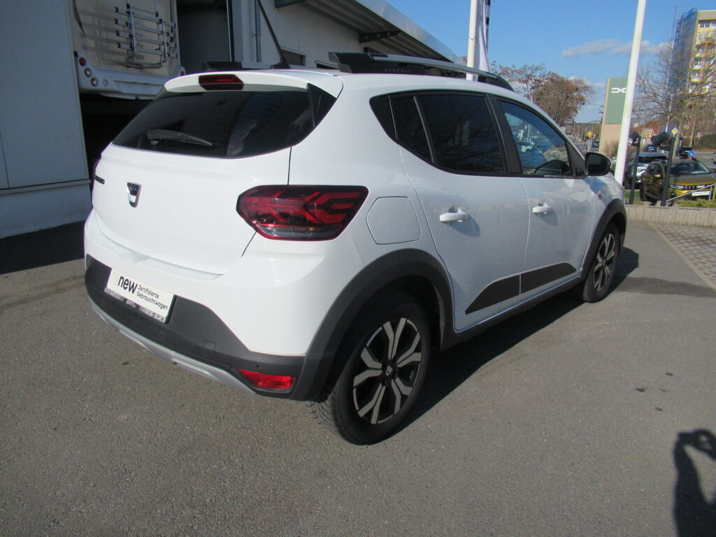 Dacia Sandero Exposé-Bild 17