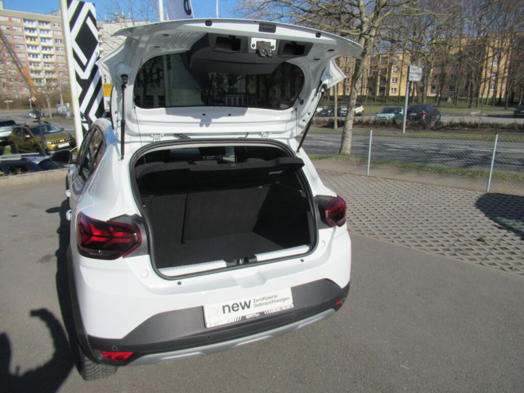 Dacia Sandero Exposé-Bild 18