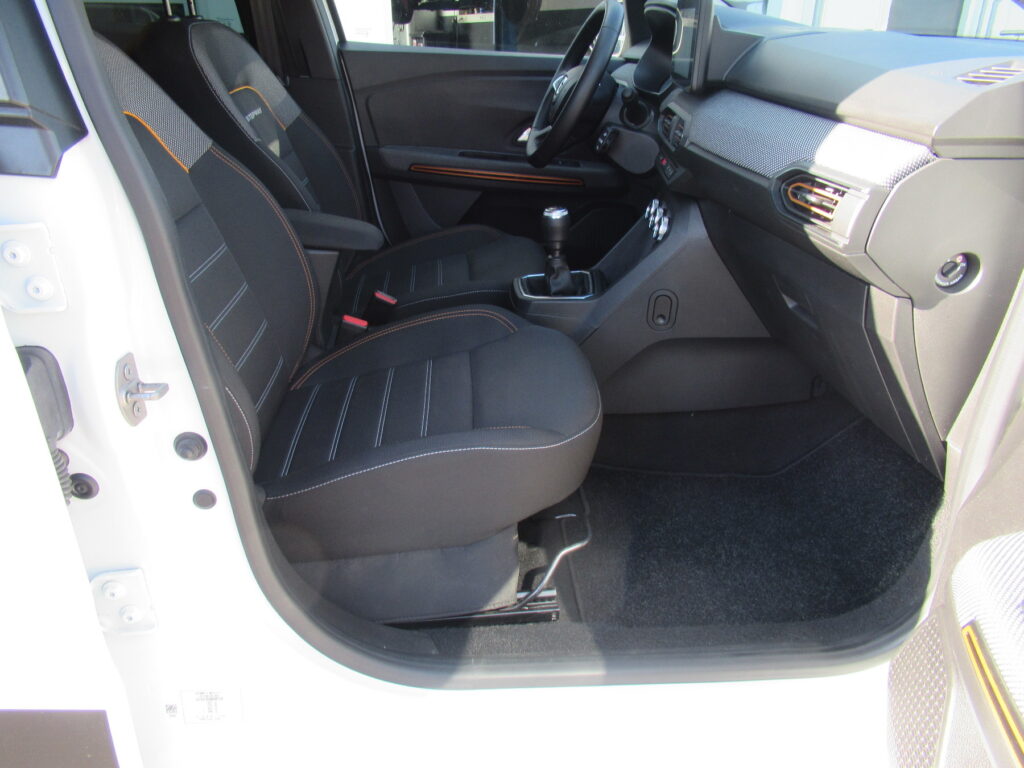 Dacia Sandero Exposé-Bild 20