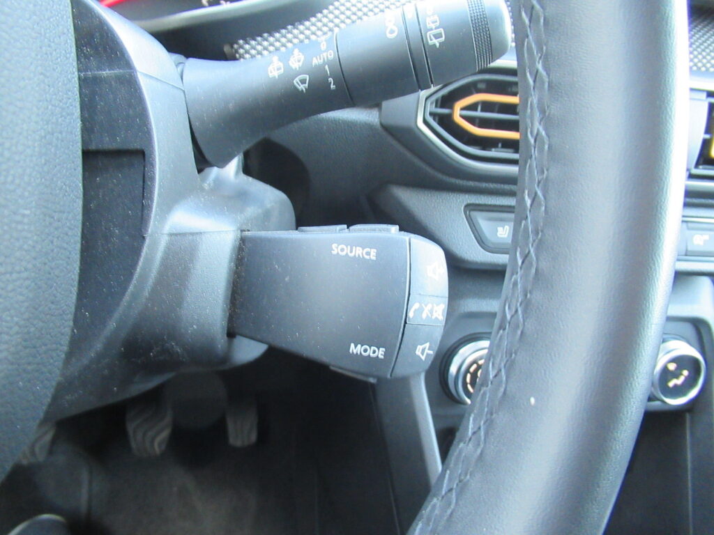 Dacia Sandero Exposé-Bild 25