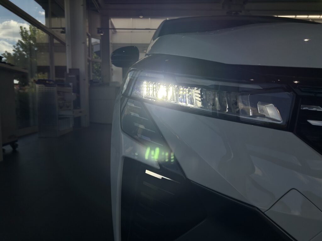 Renault Clio Exposé-Bild 4