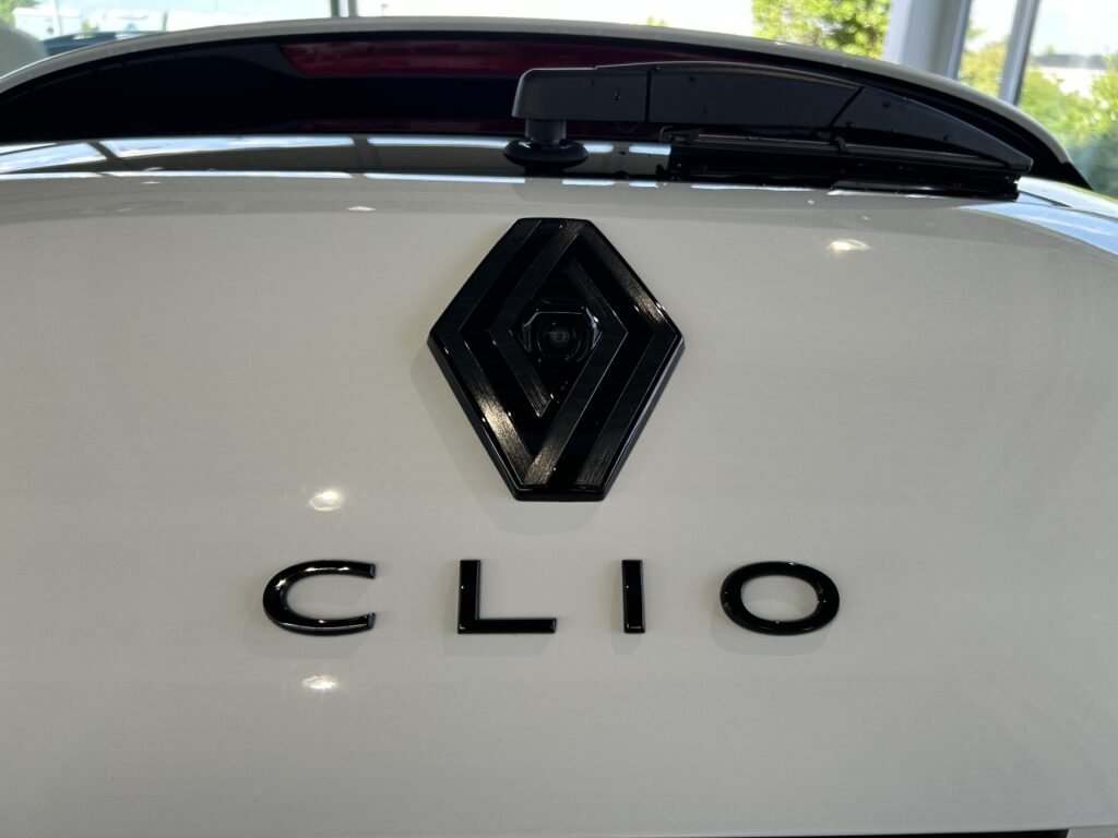 Renault Clio Exposé-Bild 16