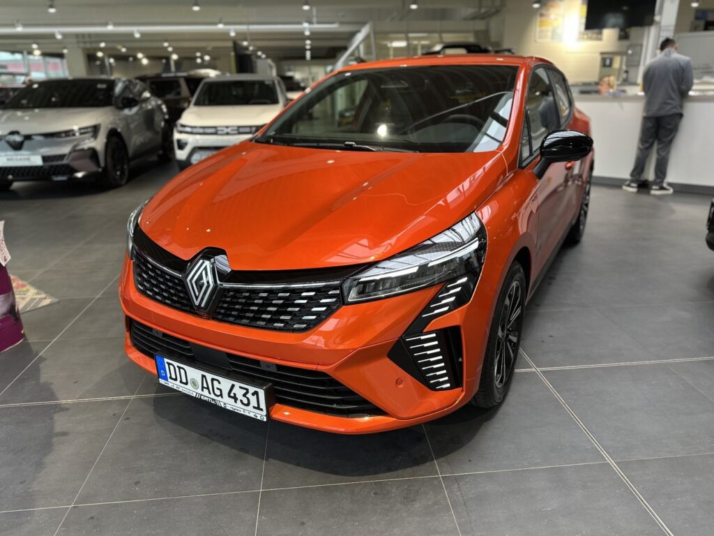 Renault Clio Exposé-Bild 1